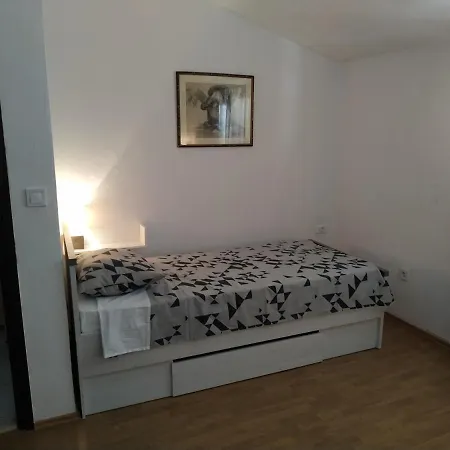 Marica Spadina Apartment Tisno